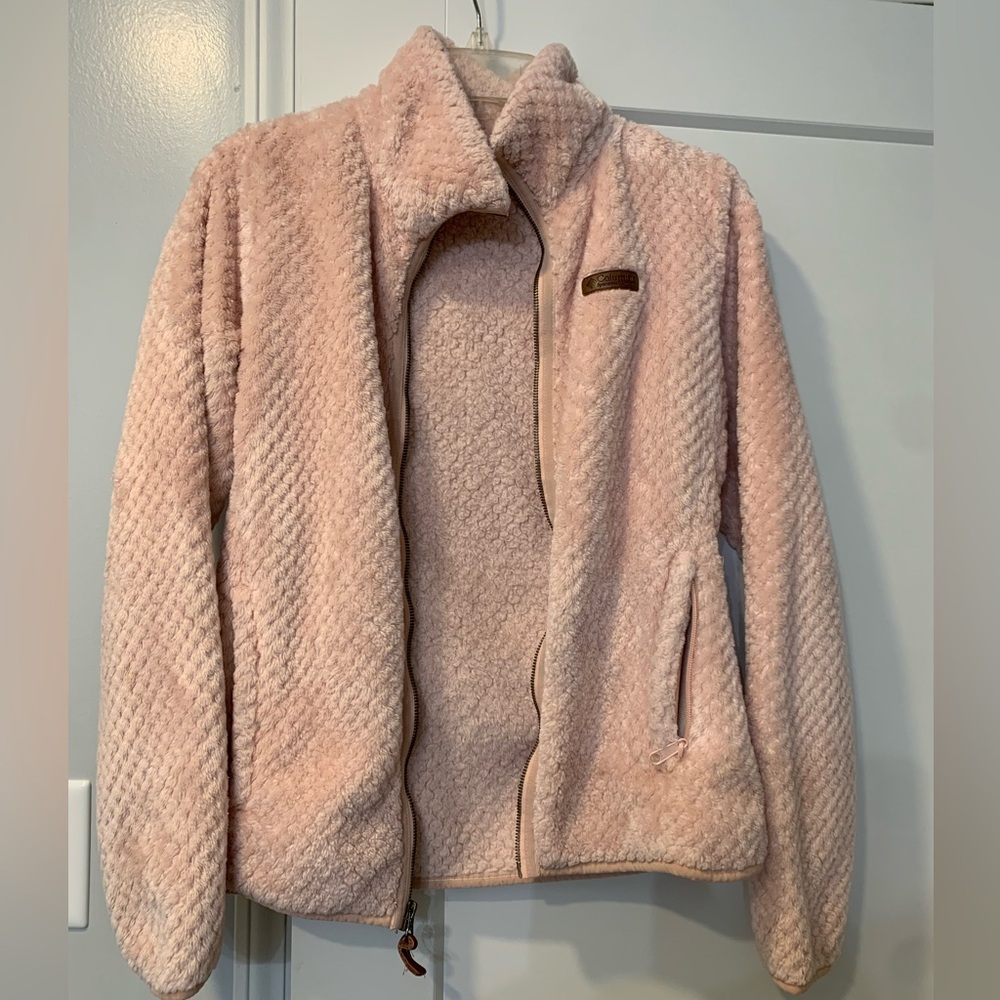 Light pink TeddyColumbia zip up
Jacket women’s small